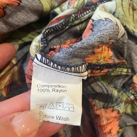 Floral maxi dress with a slit size medium - Picture 11 of 12